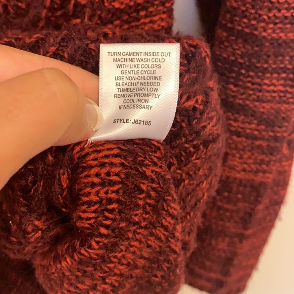 Red sweater - Picture 8 of 9